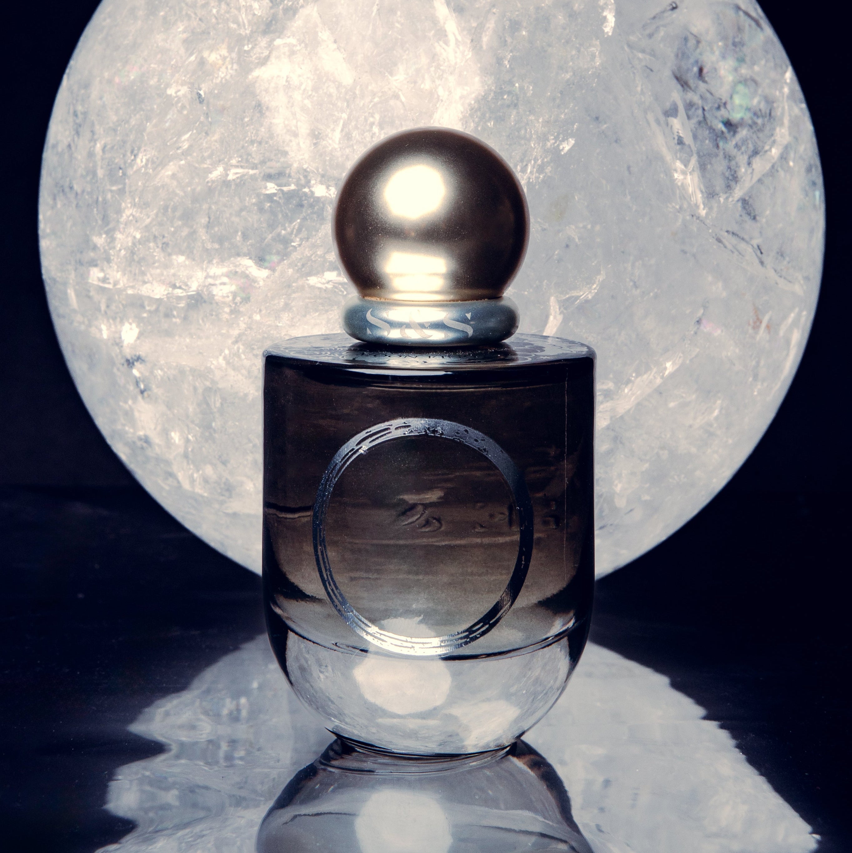 cigarette on the moon perfume Pacifica Silver Moon Spray Perfume the base of Cashmeran Moon Ring - Extrait de